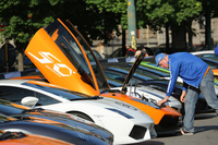 静かにスタートの時を待つランボルギーニたち。