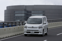 トヨタ・ヴォクシーZS 8人乗り（FF/CVT）【ブリーフテスト】