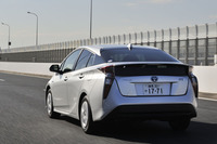 今回は約300km試乗し、燃費は満タン法で22.0km/リッター、車載燃費計表示で24.2km/リッターとなった。