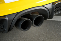 マフラーには「スポーツクロノパッケージ」で選択された走行モードに応じて、排気音が切り替わる機能が備わっている。