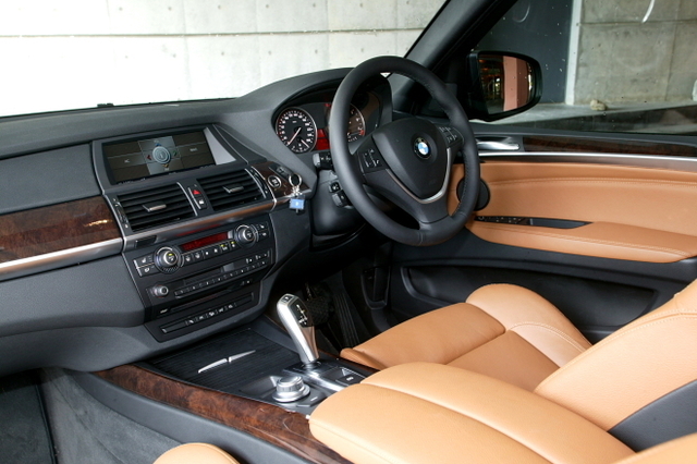 BMW X5 3.0si（4WD/6AT）／4.8i（4WD/6AT）【短評（前編