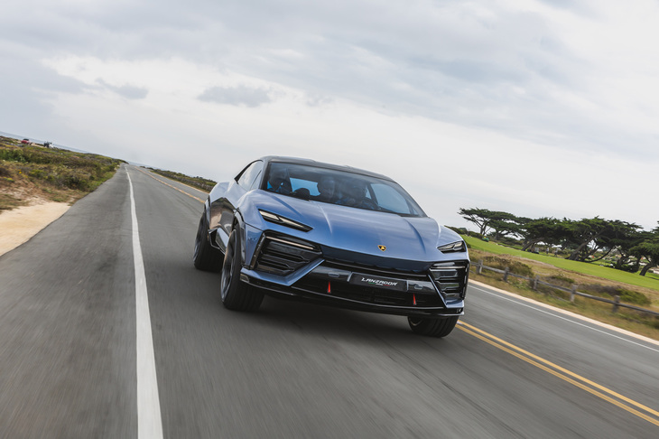 「ランザドール」のシステム最高出力は、「レヴエルト」をも上回る1メガワット（約1360PS）以上を標榜（ひょうぼう）。「だからこそペダルマネジメントが重要になる」（ルーベン・モール氏）とのことだ。