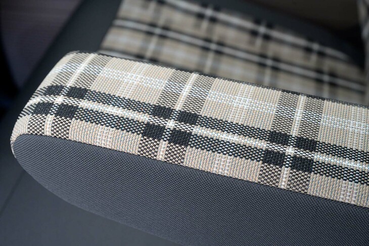 ホンダN-BOXジョイ（フロントセンターアームレスト）