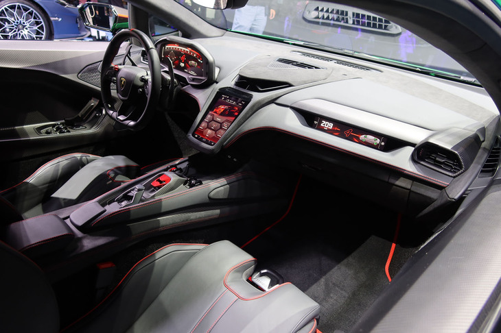 ランボルギーニ・テメラリオ＜アレジェリータパッケージ装着車＞（インテリア）