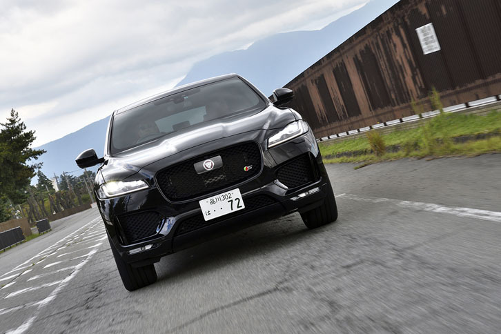 動力性能は0-100km/hが5.5秒で、最高速は250km/h。