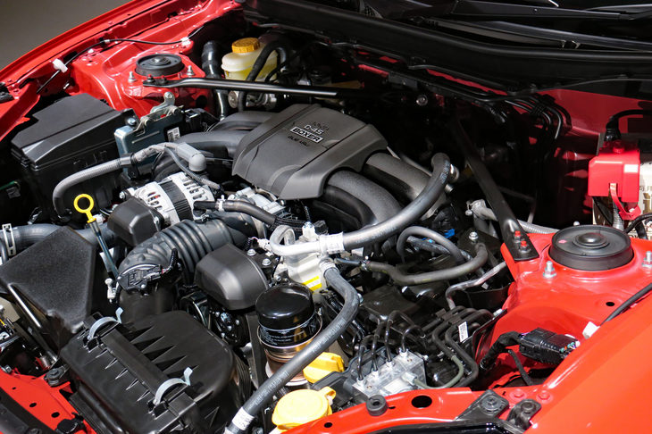 トヨタGR 86（「FA24」型2.4リッター水平対向4気筒エンジン）