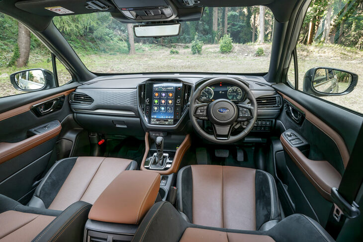 ほった「そんなわけで、『ライバルと比べて、洗練されていない！』っていわれる内装についても、ワタシはポジティブなんですよ。中も外もスタイリッシュなクルマが欲しけりゃ、そもそも『フォレスター』を選ぶ必要なんてないわけですから」