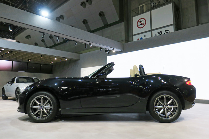 マツダ・ロードスターSレザーパッケージVセレクション