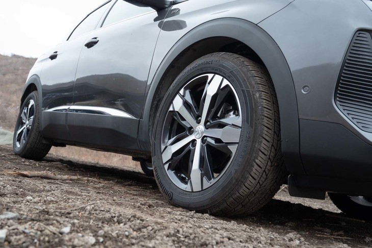 タイヤサイズは225/55R18。試乗車はコンチネンタルのオールシーズンタイヤ「コンチクロスコンタクトLX2」を履いていた。