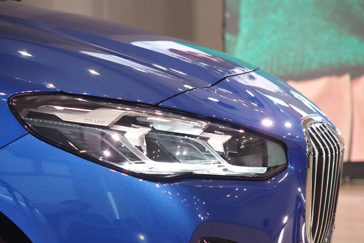 218dアクティブツアラーMスポーツ（ヘッドランプ）