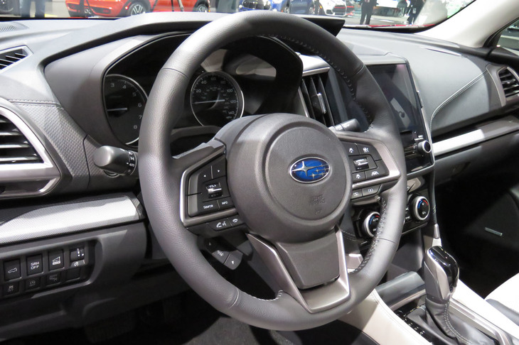 スバル・フォレスター（ステアリングホイール）