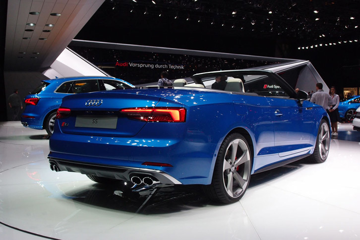 アウディS5カブリオレ