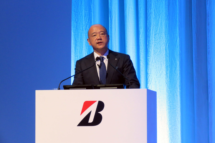 「レグノGR-XII」の詳細を説明する、ブリヂストンCTO・技術・品質経営分掌兼開発管掌の坂野真人執行役専務。