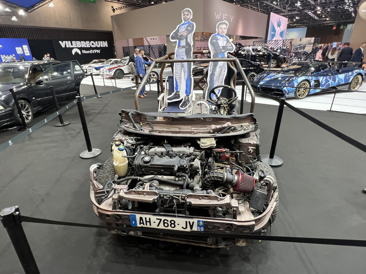 フランス発の人気YouTubeチャンネル『VILEBREQUIN』で紹介された車両の展示。