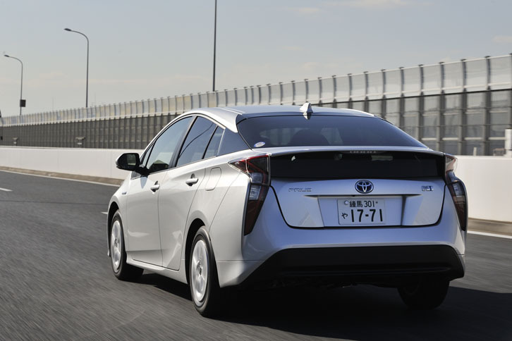 今回は約300km試乗し、燃費は満タン法で22.0km/リッター、車載燃費計表示で24.2km/リッターとなった。