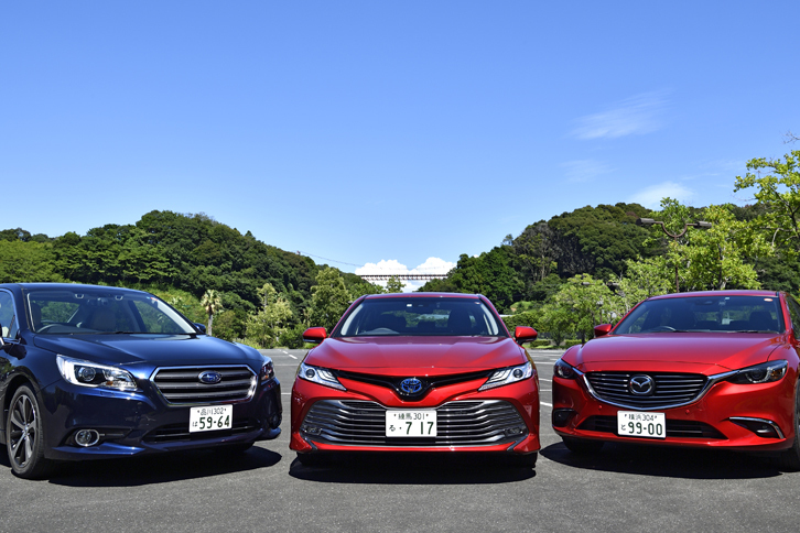日本のセダン3台は、いずれも米国や欧州で人気を集め、かの地で進化を遂げたと言っても過言ではない。新型「カムリ」の実力を知るにはうってつけのライバルがそろった。