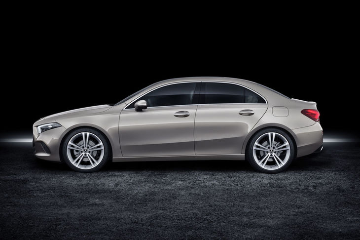 メルセデス・ベンツAクラス セダン（エクステリア）