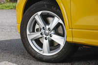 タイヤサイズは215/55R17で、テスト車には「ミシュラン・プライマシー3」が装着されていた。