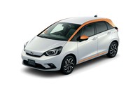 これまで「ライムグリーン」だった「ネス」グレードのアクセントカラーは「オレンジ」に変更された。