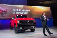 こちらはオフロード装備が装着された「シルバラードLTトレイルボス」。サスペンションが約5cmリフトアップされている。