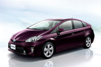 トヨタ、「プリウス」にマイナーチェンジを実施