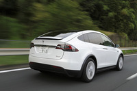 「テスラ・モデルX」