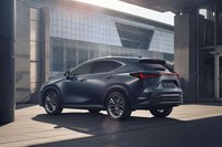 新型「レクサスNX」の予約受け付けがスタート　8グレード展開で455万円からの画像