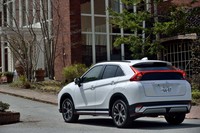 テスト車のボディーカラーは有償色の「ホワイトパール」。これを含めて全8色が用意されている。