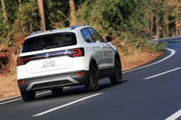 「TクロスTSI 1stプラス」の燃費値は、JC08モードで19.3km/リッター、WLTCモードで16.9km/リッターと発表されている。