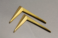 ドゥブル・シェブロンと呼ばれるシトロエンのマークは、自動車より前にシトロエンが手がけていた、山歯歯車の歯をモチーフにしたものだ。