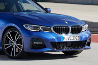 先代との大きな違いとなっている、フロントまわりのデザイン。ヘッドランプ、キドニーグリルともに大型化している。