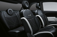 「500Sマヌアーレ」では、専用デザインのファブリックシートが採用されている。