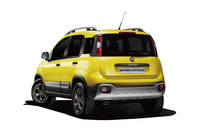 ボディーカラーは「パステルイエロー」で、「CROSS」ロゴ入りサイドモールディング、専用15インチアルミホイールなどが採用されている。