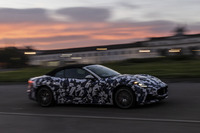 マセラティが新型「グランカブリオ」プロトタイプモデルの画像を世界初公開の画像