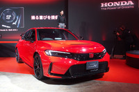 ホンダが「シビック タイプR」の新バリエーション「レーシングブラックパッケージ」を初披露【東京オートサロン2025】