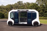 2020年の五輪に使われる車両は全長5255mm×全幅2065mm。乗降用スライドドアの開口幅は1300mmとなっている。