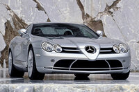 2003年のフランクフルトショーで発表された「SLRマクラーレン」。F1で共に戦うマクラーレンとのコラボレーションモデルだ。