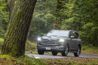 センターデフロック機能が標準装備で、リアデフロックは2万2000円のオプション。フロントデフロックは「GRスポーツ」専用装備となっている。