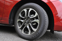 「XDツーリング」と「同Lパッケージ」のタイヤは185/60R16サイズが標準。