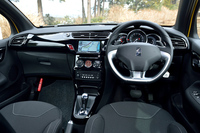 「DS3シック」のインストゥルメントパネル。