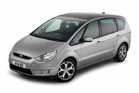 フォードのミニバン「S-MAX」。