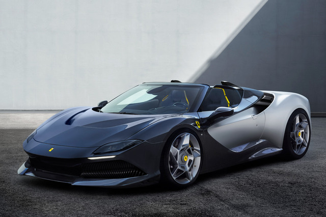 フェラーリが新たなワンオフモデル「SP-8」を発表 大胆なボディー ...