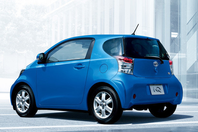 トヨタIQ 1.3 Smartcar Toyota IQ 1.3L @ Edward Lee's - YouTube