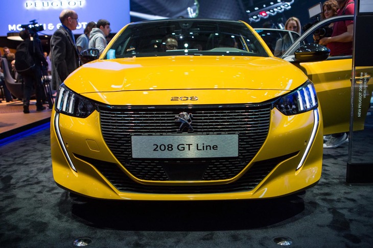 プジョー208