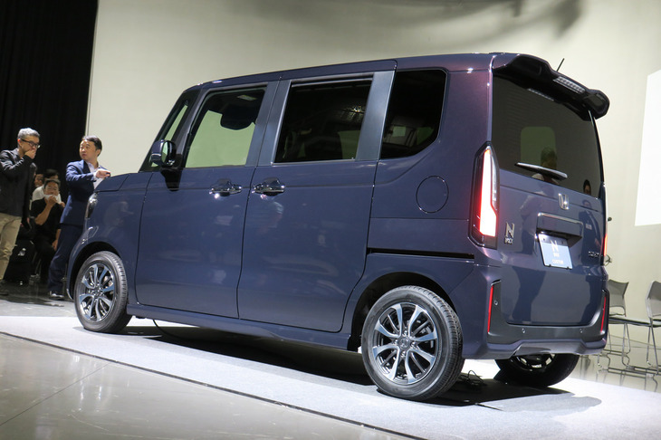 ホンダN-BOXカスタム（エクステリア）