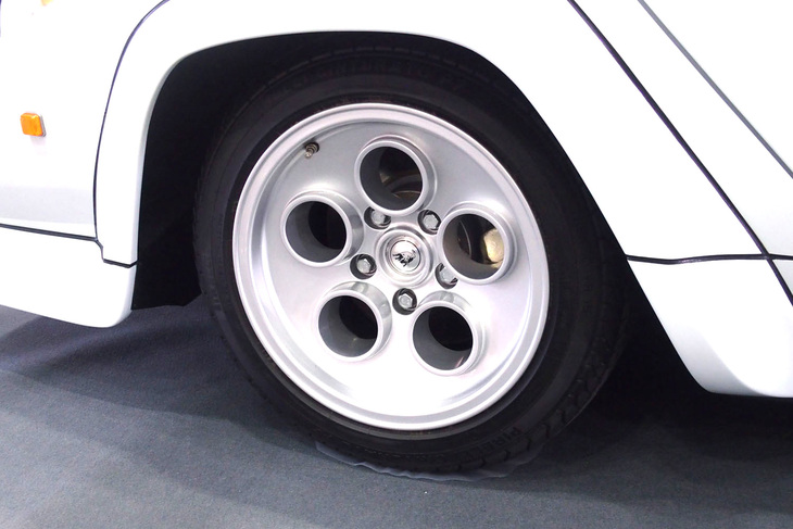 ランボルギーニ・カウンタックLP400S（1976年）／ガレーヂ伊太利屋