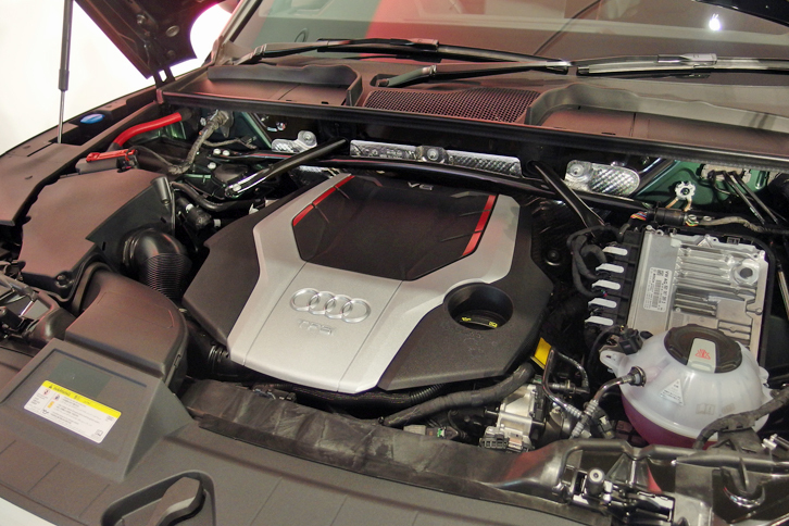 「SQ5」の3リッターV6ターボエンジン。最高出力354ps、最大トルク500Nmを発生する。