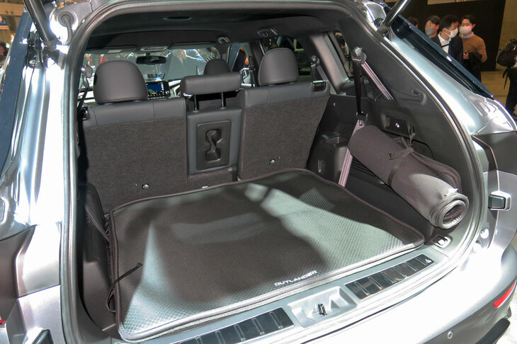 三菱アウトランダー BLACK Edition Premium