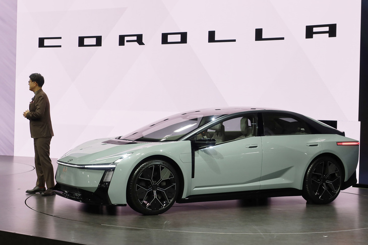 ほった「あの『カローラ』が、こうなるっていうんですからねぇ」　
	清水「非SUV系の乗用車は、スペシャリティー化以外に生き残る術はないのかもね」