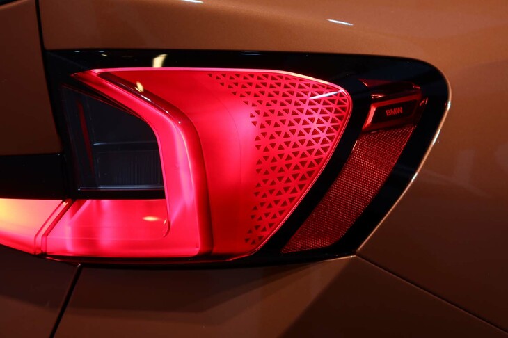 BMW iX1 xDrive30 xライン（リアコンビランプ）